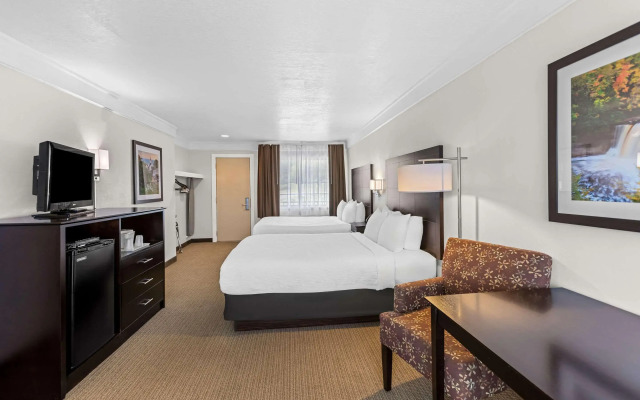 Quality Inn Lakefront