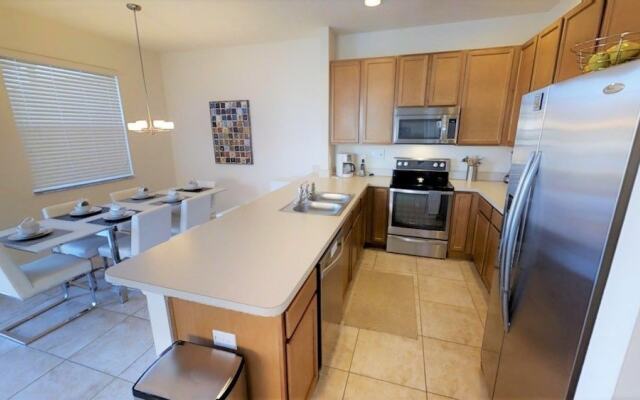 541 Las Fuentes Drive