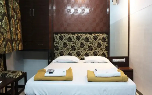 Vista Rooms at Chembur Station