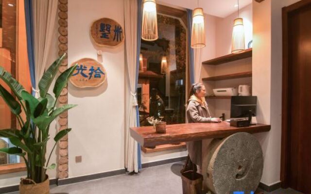 Wuyuan Mishu·Shiguang Homestay (County Center Xiangao Ancient City)