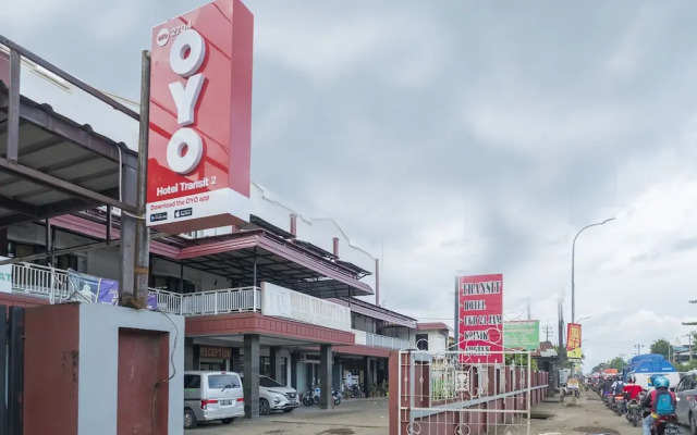 OYO 2704 Hotel Transit 2