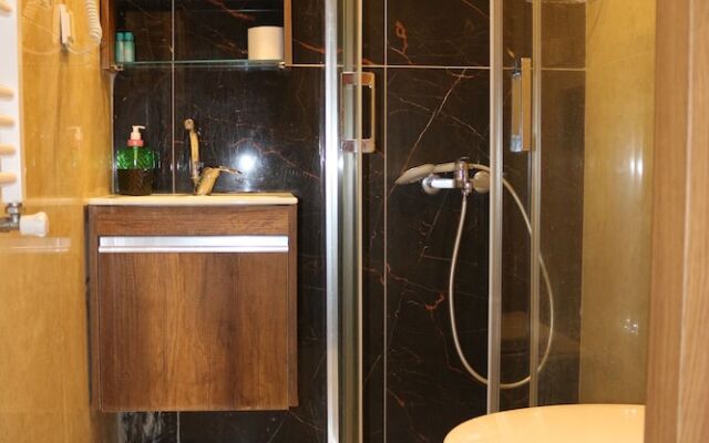 Center Room Hotel