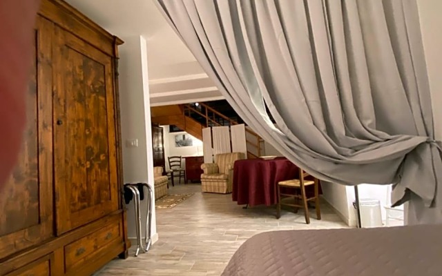 Lenzi’s Bottega and Gallery Suites