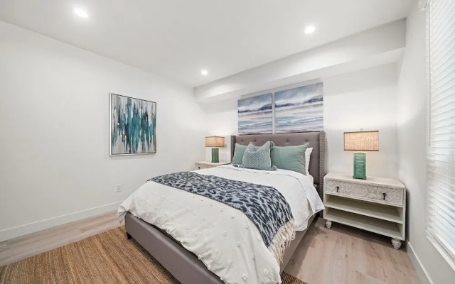 Serene Escapes Hollywood