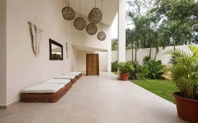 Studio W/private Pool Gym Relaxing Green Areas