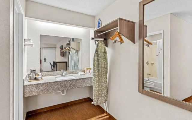 Red Roof Inn Jackson Downtown - Fairgrounds