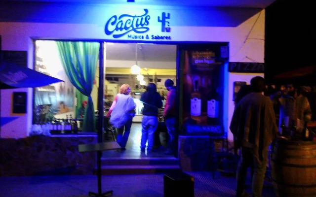 El balcón internacional hostel