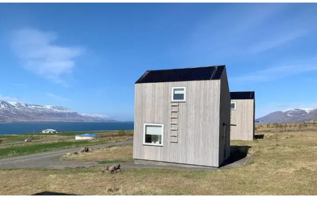 Sunnuhlid houses