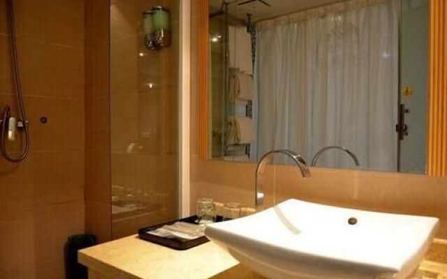 Green League Hotel