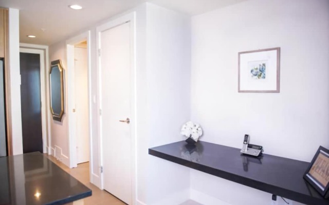 Executive Suites by Roseman - Luna