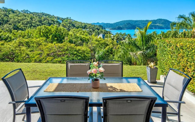 Superior Poinciana 011 on Hamilton Island