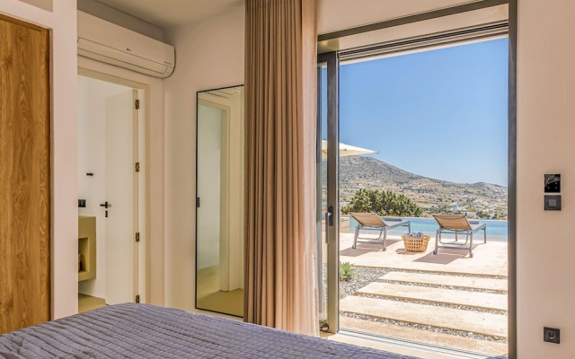 Paros Villa Skylines Estate I