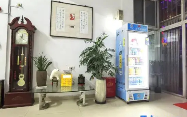 Wenzhou Luzhou Apartment (Lupu Huayuan Store)