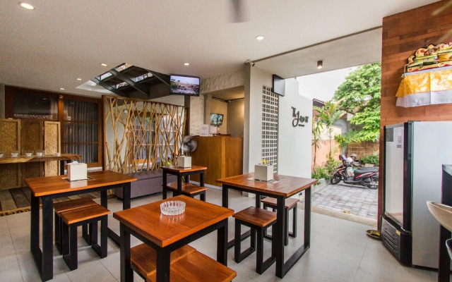 The Jero 18 Kuta Guest House