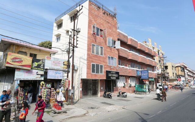 OYO 11858 Hotel Shiv Murti Grand