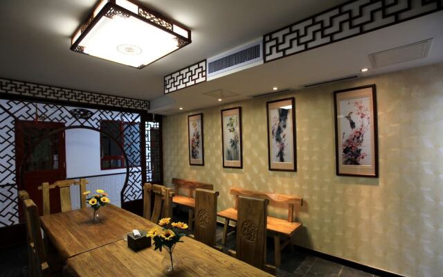 Zhantan Courtyard Hotel