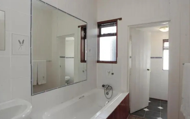 Holiday home Simons Town Lodge