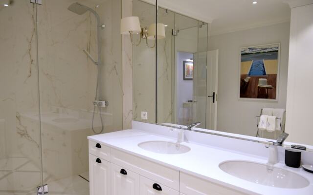 JessApart – Zurawia Apartment