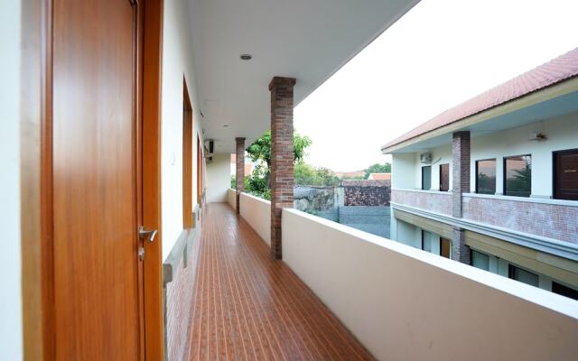 Oyo 1018 Penginapan Darma Ii