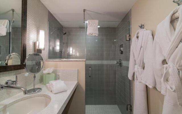 Orchid Key Inn - Adults Only