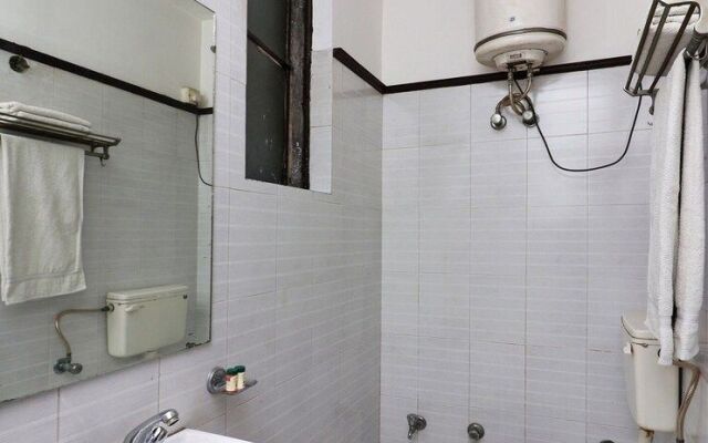 OYO 24788 Hotel Samrat