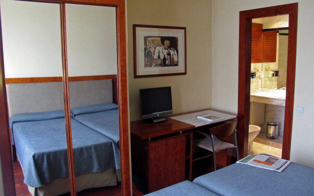 Ginosi Pedralbes Hotel