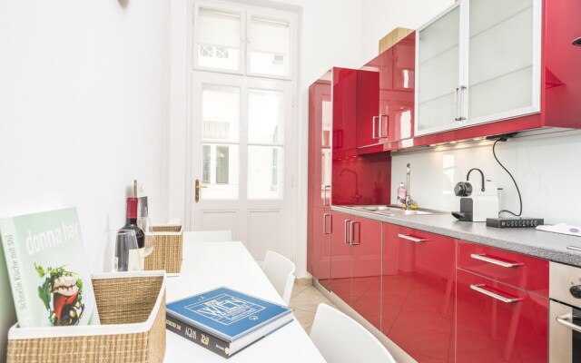 Senator Suite Stephansplatz by Welcome2Vienna