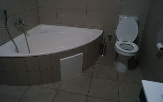 Miraton Eastgate Suites