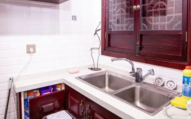 Shanghai Shikumen Culture Homestay