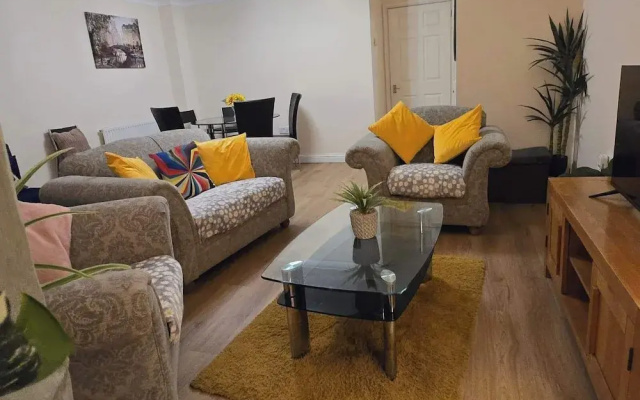 Garden - Pets - Parking - Wifi - Sleeps 2