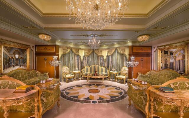 Royal Rose Abu Dhabi, Curio Collection by Hilton