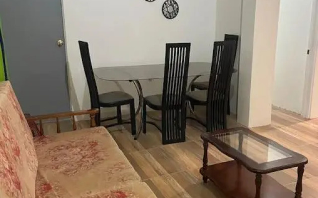 Spacious, Cozy Two Bedroom Apartment Overlooking the Beach