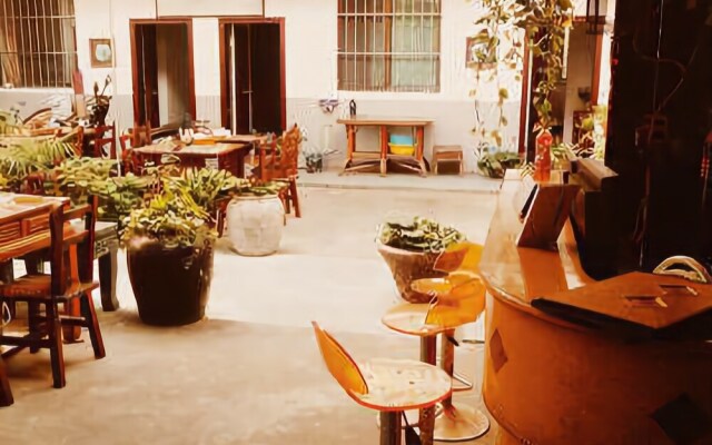 Luzhi Shuixiang Young Courtyard Homestay