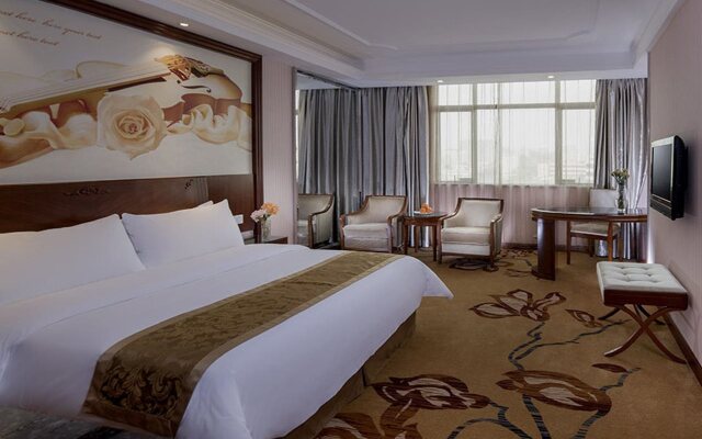 Vienna International Hotel Shenzhen Fucheng Guanyue
