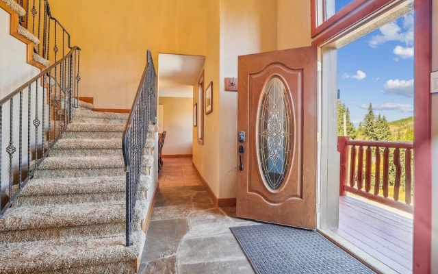 High Point Lodge 5 Bedroom Home by RedAwning