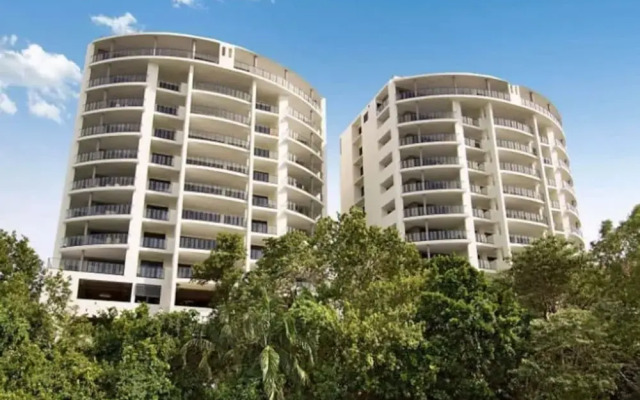 Zenlux 4BR Waterfront Penthouse Pad 270 Panoroma