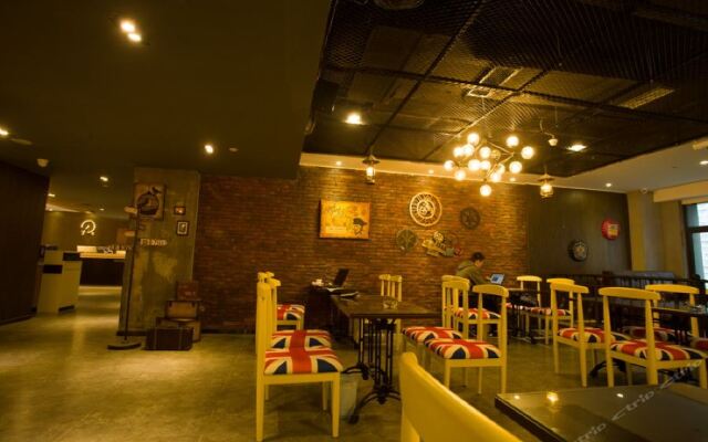 James Joyce Coffetel (Chengdu Jianshe Road Dongjiao Jiyi Square)