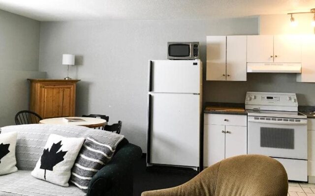 The Bulldog Hotel Silver Star