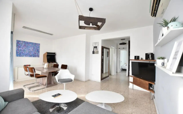 Glabur Stays - The Cozy 2 BDR - Nicosia City, Free Parking & Wifi, Welcomes You!!!