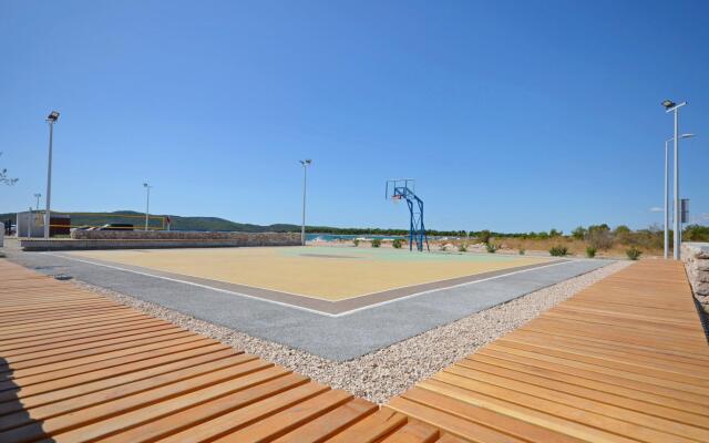 Apartments Neva in Brodarica