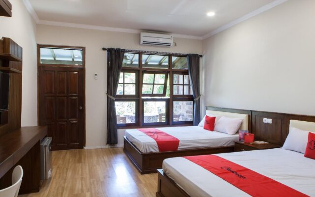 RedDoorz Plus near Mall Roxy Banyuwangi