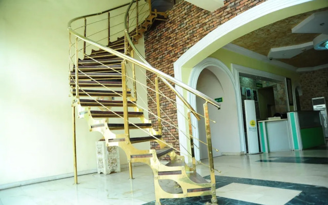 Richton Hotel & Suites