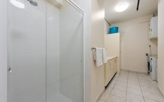 StayCentral - Heritage Warehouse Retreat