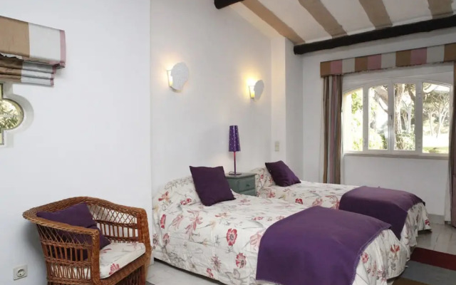 Cozy Golf Villa in Quinta da Marinha