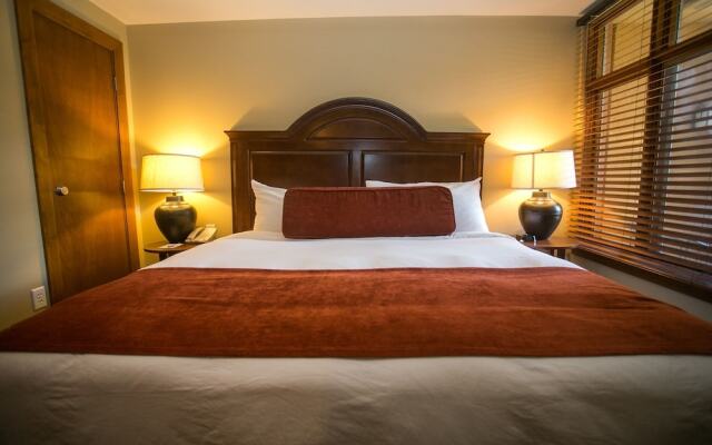 Sundial Lodge Condo Steps from Red Pine Gondola by RedAwning