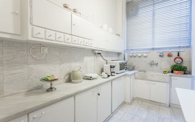 Elegant & Spacious 2bdr Flat