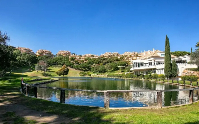 Luxury Apartment With Sea View In Marbella