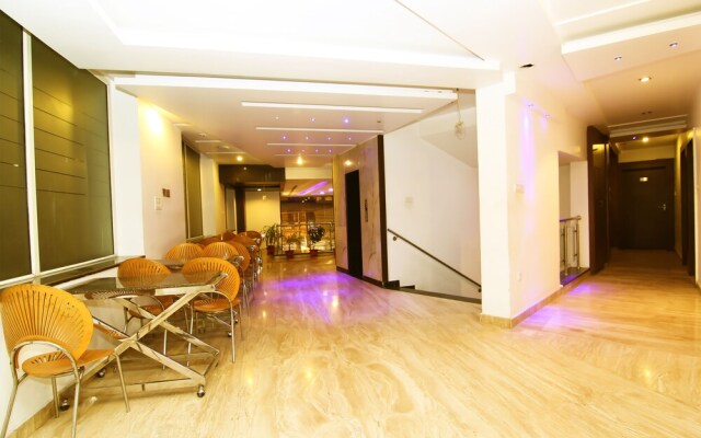 OYO 6804 Hotel Buddha Residency