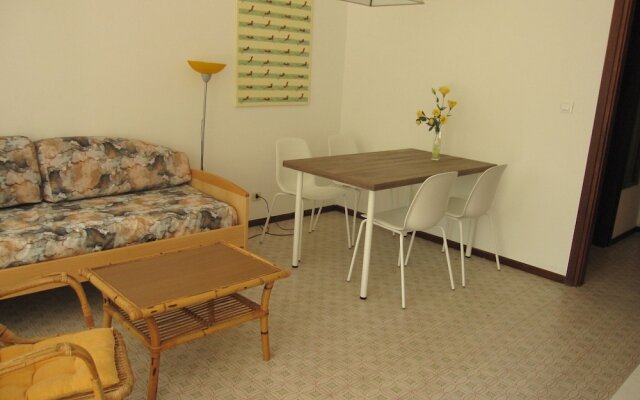 Modern Flat With Balcony and Lift at Grado Pineta