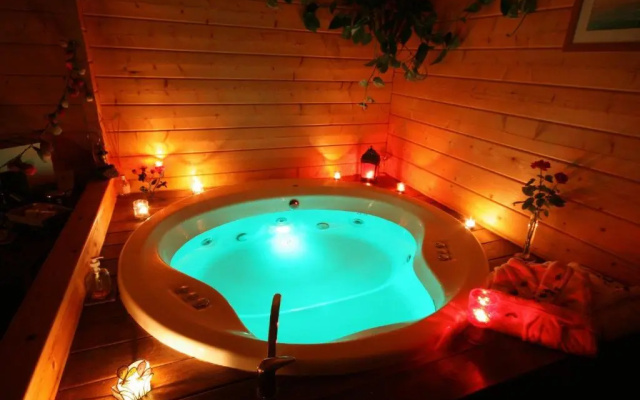 Spa Chalets In Olive Grove